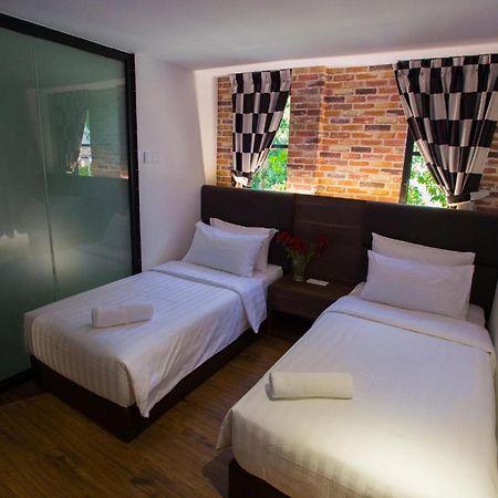 Stella Hotel - Johor Bahru Buitenkant foto