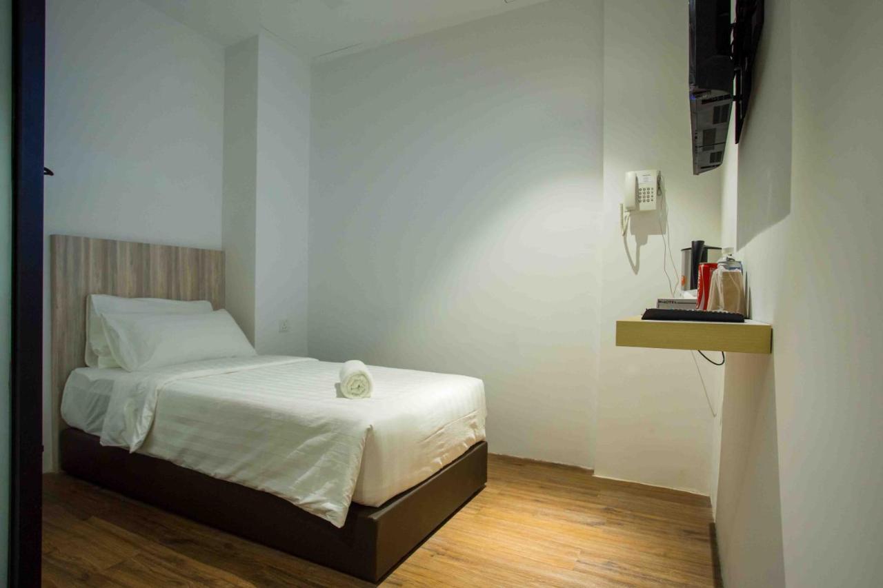 Stella Hotel - Johor Bahru Buitenkant foto
